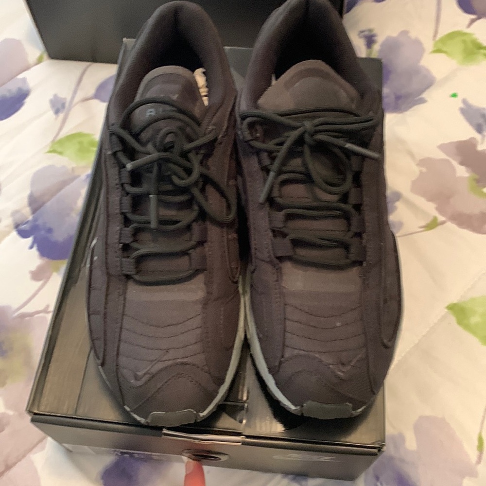 Nike max  tailwind 10